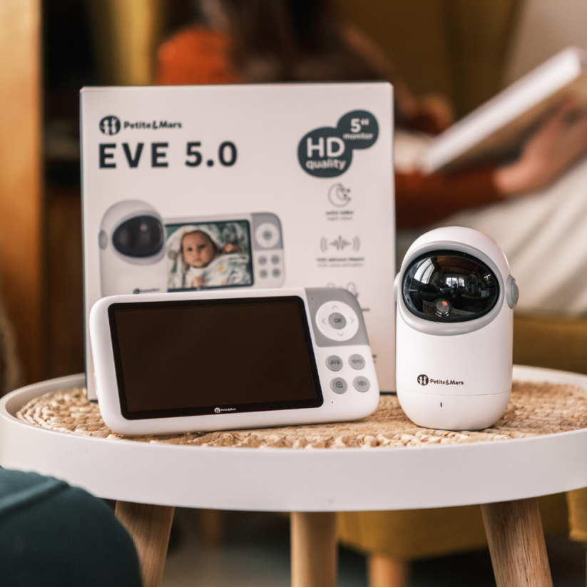 PETITE&MARS Chůvička dětská digitální EVE 5.0