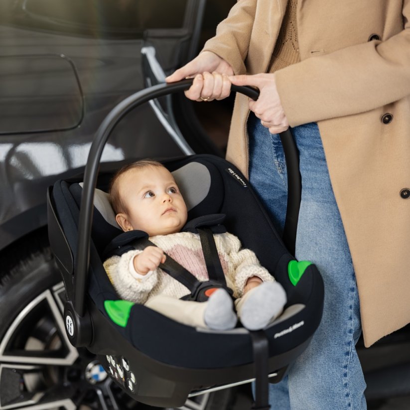 PETITE&MARS Car Seat Core Pro i-Size Black Grey 40-87cm (0-13 kg)