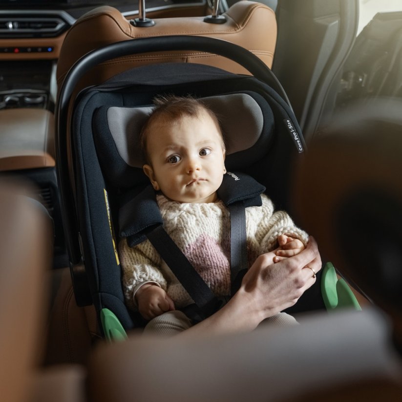 PETITE&MARS Car Seat Core Pro i-Size Black Grey 40-87cm (0-13 kg)