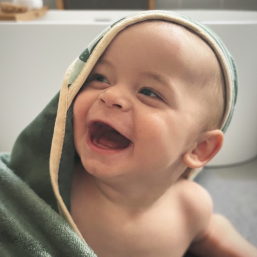 PETITE&MARS Okrycie kąpielowe bambusowe z kapturkiem 100 x 100 cm LOULOU - Varianty LouLou: Pink Meadow