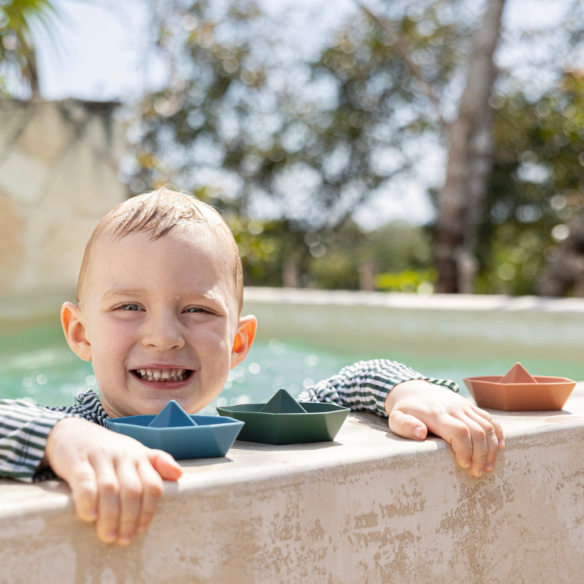 PETITE&MARS Silikonowe zabawki kąpielowe Ships 6m+