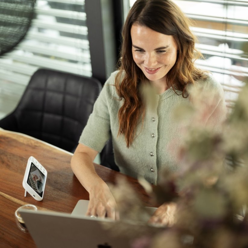 PETITE&MARS Chůvička dětská digitální EVE 5.0